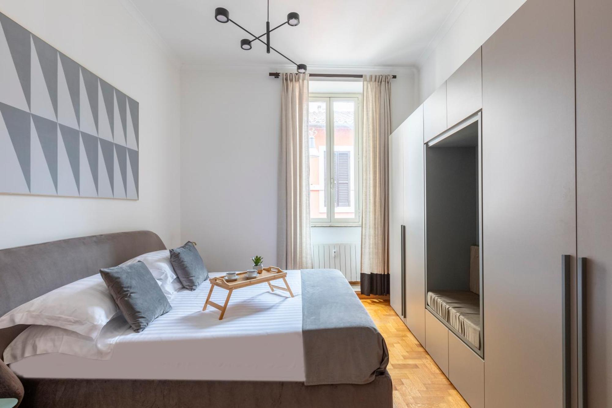 Romac - Condotti Suite By Spanish Steps Екстер'єр фото